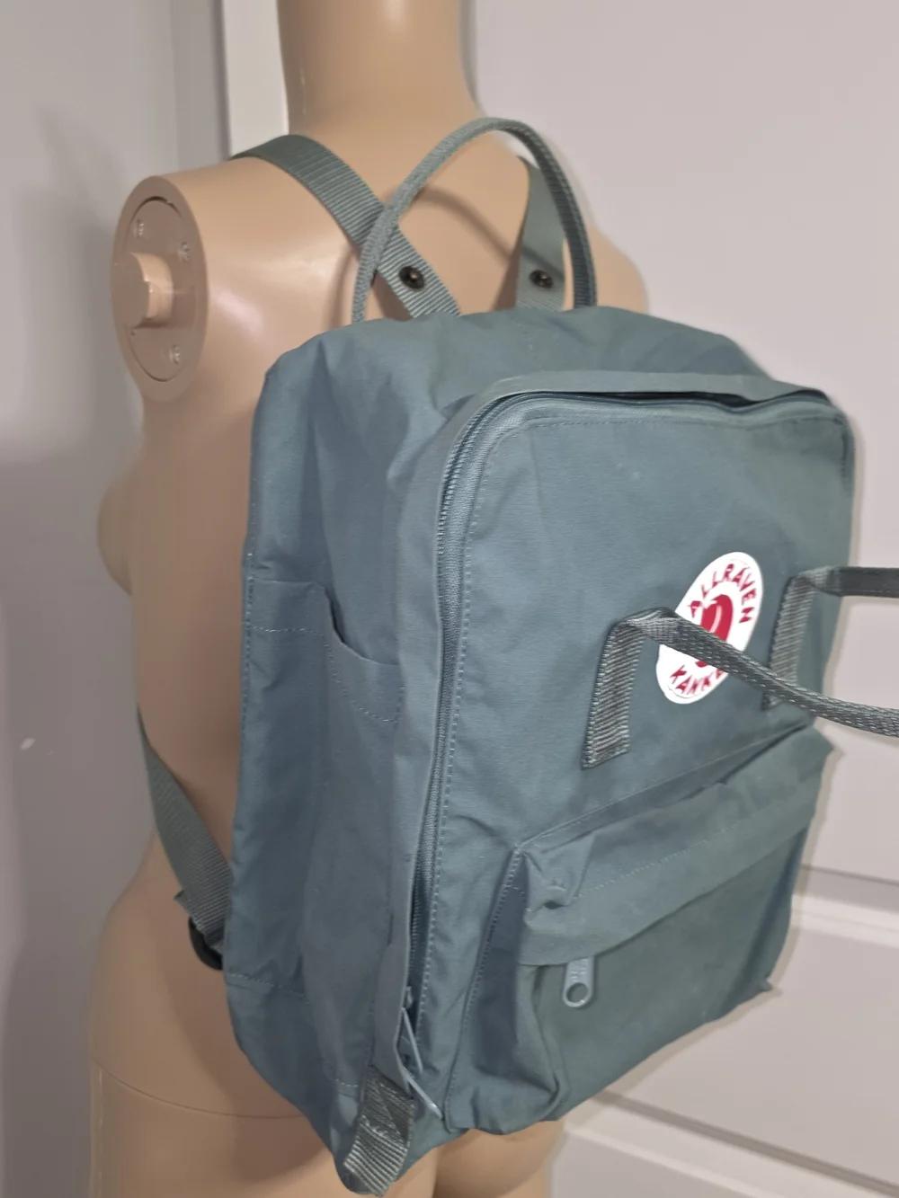 Fjallraven Kanken Fjällräven Kånken Classic Backpack Frost Green W/ Seat Pad